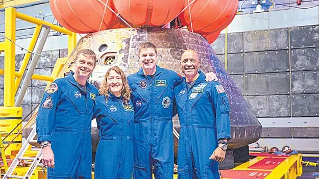 నెలరాజు కబుర్లతో..నేలకు ఓరియన్‌