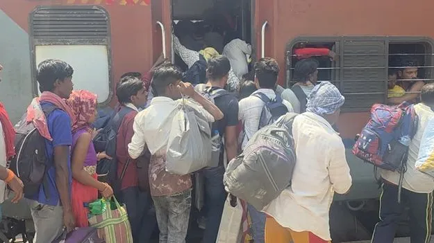 యుద్ధంతో దేశంలోని వలస కార్మికులకు కష్టాలు