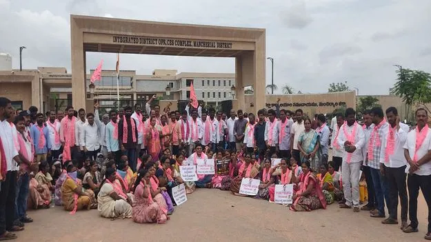 పథకాలను నిలిపివేయడం సరైంది కాదు..