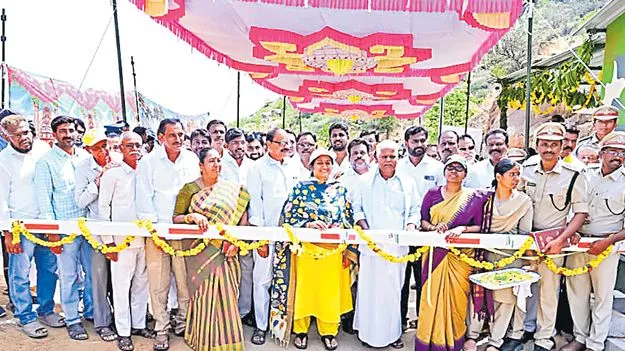 పెను‘కొండ’పై టోల్‌గేట్‌తో నిఘా