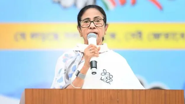 నాపై అనర్హత వేటు పడేలా బీజేపీ కుట్ర: మమత  