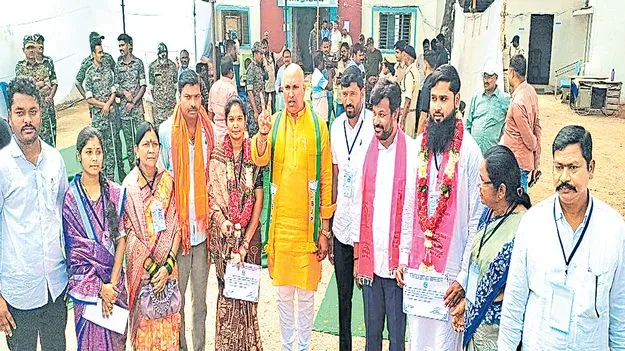 ఖానాపూర్‌లో బీజేపీ-బీఆర్‌ఎస్‌ పాగా
