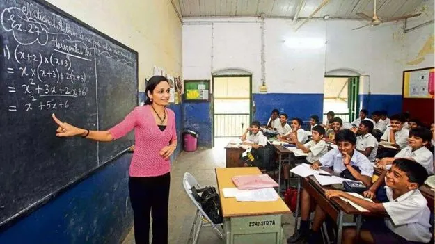 జీతాలు పెంచితేనే వస్తాం!