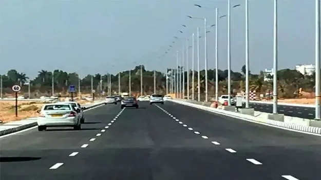 హైవేల నిర్మాణానికి నిర్ణీత కాలపరిమితి