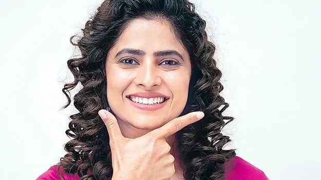 నవ్వుతూ బతకాలిరా..! 