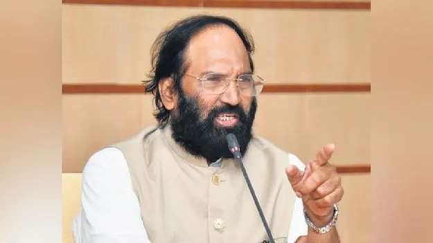 పూడికతీతతో చెరువుల పునరుద్ధరణ 