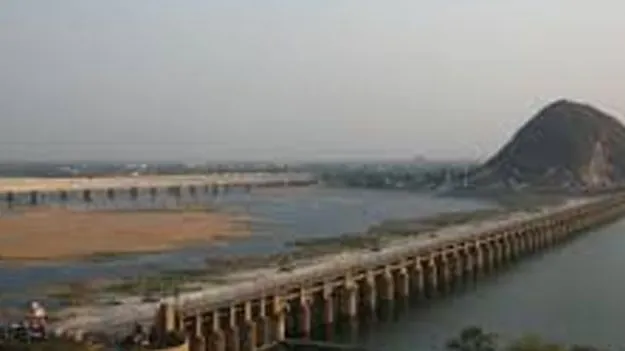 నికర జలాలను వదిలేసి ఎత్తిపోసుకోమంటారా? 