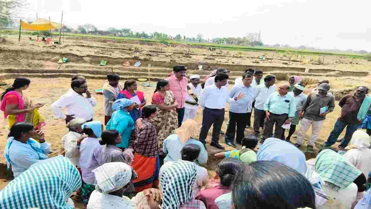 ఉపాధి కూలీలకు సౌకర్యాలు కల్పించాలి