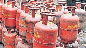 సిలిండర్‌ రేటు రూ.29 పెంపు 