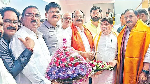 త్వరలోనే కుల కార్పొరేషన్లకు నిధులు
