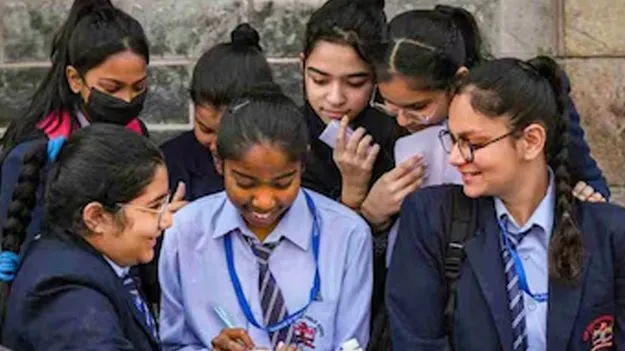 సీబీఎస్ఈ పదో తరగతి ఫలితాల్లో  కేకేఆర్‌ హవా