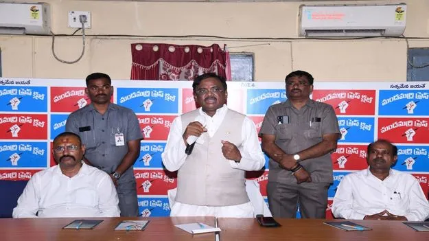 జర్నలిస్టుల సంక్షేమానికి పెద్దపీట