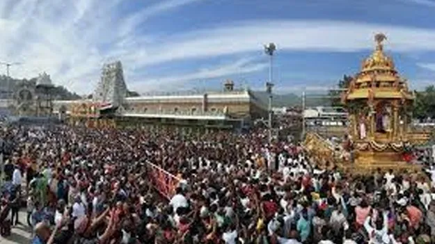 అభిషేక సేవలో 6,300 మంది సామాన్య భక్తులకు శ్రీవారి దర్శనభాగ్యం 
