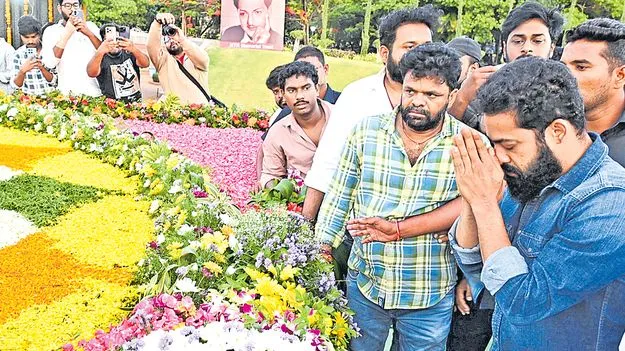 ఎన్టీఆర్‌కు ఘన నివాళి