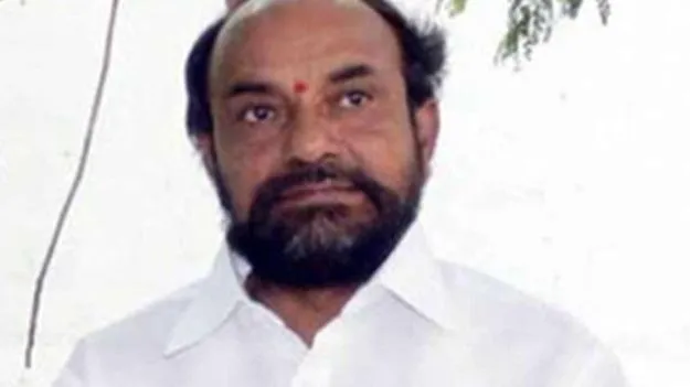 ఫీజులు, స్కాలర్‌షిప్‌లు ఇవ్వాలి: కృష్ణయ్య 