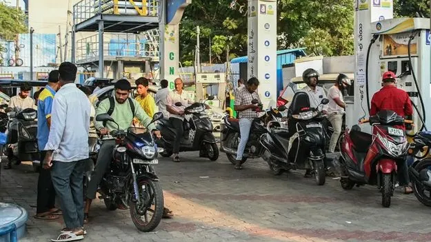 సమృద్ధిగా గ్యాస్‌, పెట్రో నిల్వలు