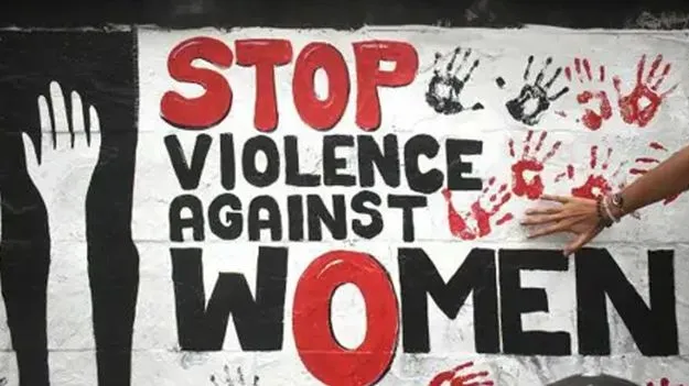 దాహమని నీళ్లడిగి.. మెడపై కత్తిపెట్టి..!