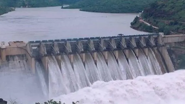 శ్రీశైలంలో మిగిలిన నీళ్లన్నీ తెలంగాణకు