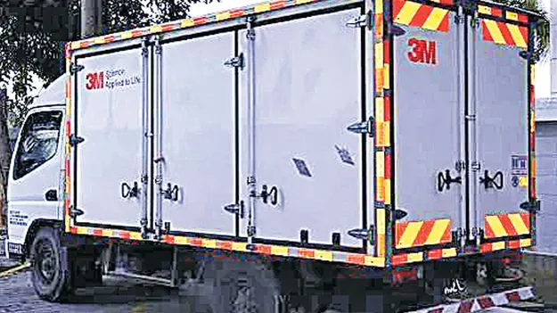 రవాణా, భారీ వాహనాలకు రేడియం స్టిక్కర్లు 