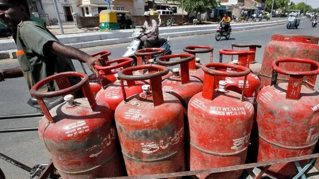 దేశంలో వంట గ్యాస్‌కు కొరత లేదు : కేంద్రం