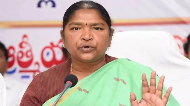 రాష్ట్రంలో తొలిసారిగా బాలిక తాత్కాలిక దత్తత