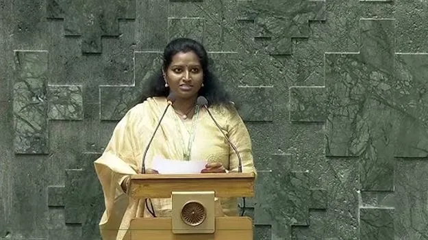 ప్రాణాంతక గడ్డి మందును నిషేధించండి