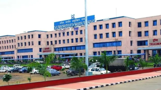 నర్సు నిర్లక్ష్యానికి మూడేళ్ల చిన్నారి బలి!