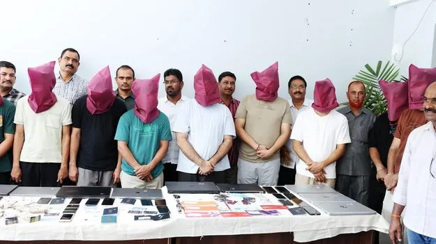 ఆన్‌లైన్‌ బెట్టింగ్‌పై రాష్ట్రాల్లో సీఐడీ దాడులు.. 11మంది అరెస్ట్‌