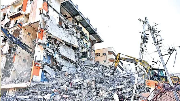 ఐలాపూర్‌ భూములకుఫెన్సింగ్‌