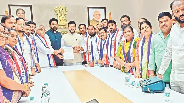 బీసీ కుటుంబాలను లెక్కించేలా చొరవ తీసుకోండి