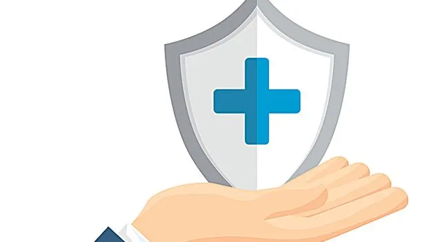 ఉద్యోగులకు నగదు రహిత వైద్యం, ప్రమాద బీమా