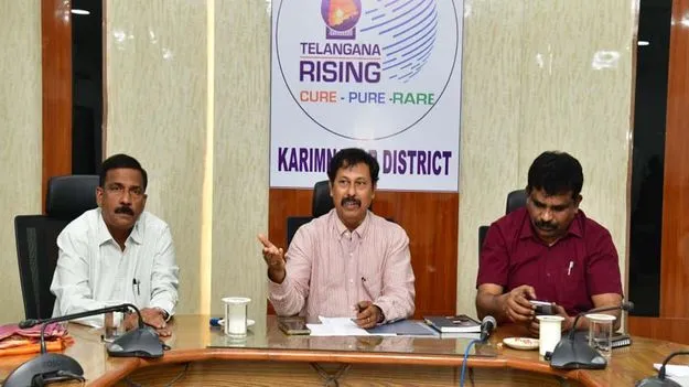 ధాన్యం కొనుగోళ్లలో జిల్లాను ఆదర్శంగా నిలపాలి