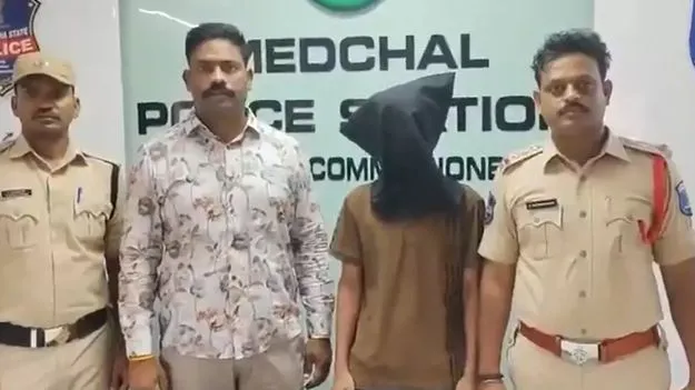 పాకిస్థాన్‌ వస్తా.. ఉగ్రదాడుల్లో శిక్షణ ఇవ్వండి