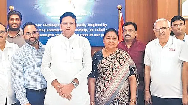 సొంత భూములకే హిల్ట్‌