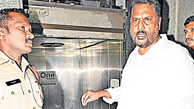 మంత్రి అడ్లూరికి తప్పిన ప్రమాదం 