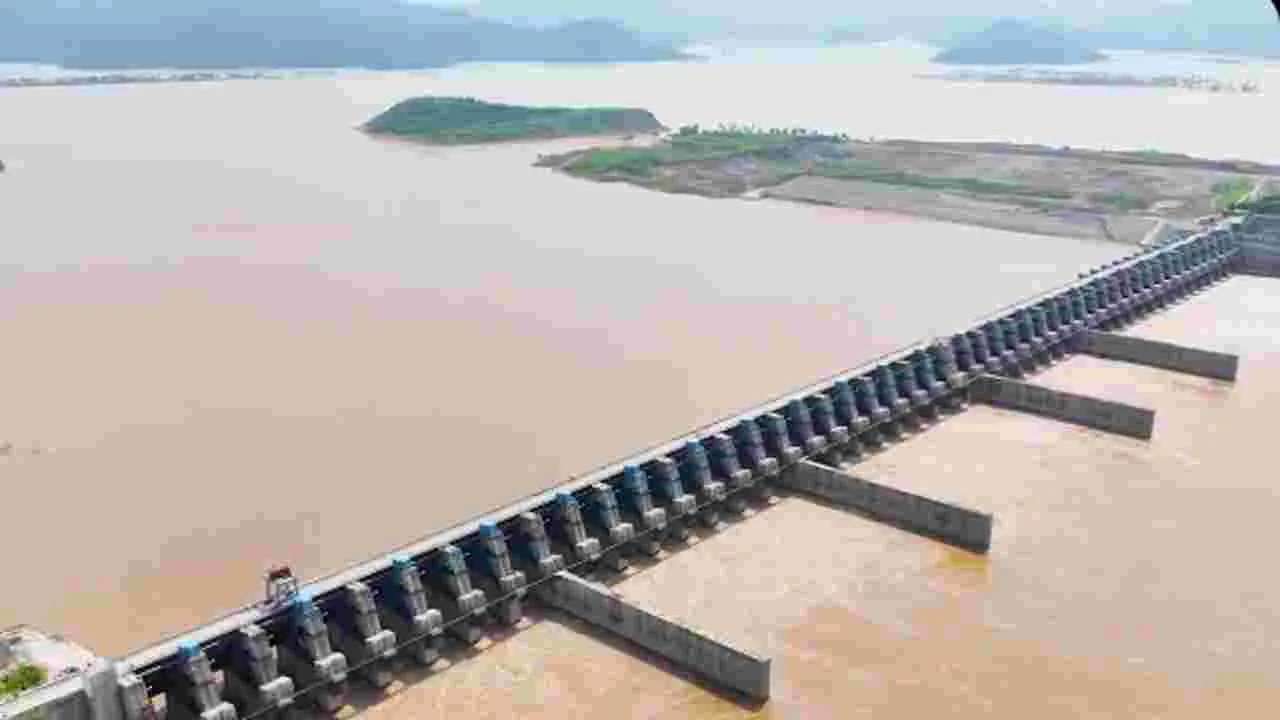 పోలవరం రెండో దశపై నివేదిక ఇవ్వండి