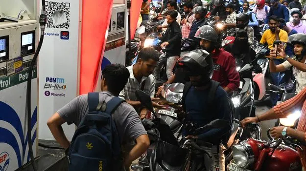 రాజధానిలో బంకులు ఖాళీ