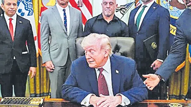 ట్రంప్‌ సుంకాలు.. తిరిగి చెల్లింపులు షురూ!