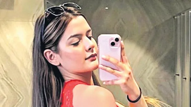 కోడలు పొట్టి డ్రెస్సులు.. అత్తమామల ఆత్మహత్య!