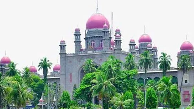 కోర్టు ఉత్తర్వులను కాదని కూల్చివేతలు