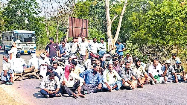 కొనుగోళ్ల జాప్యం.. రైతన్న రౌద్రం!