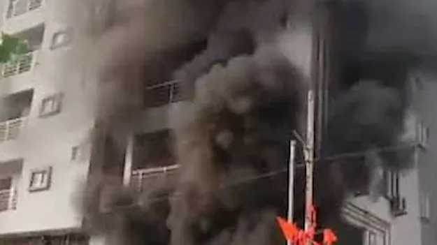 గచ్చిబౌలిలోని ఓ అపార్ట్‌మెంట్‌లో అగ్నిప్రమాదం 