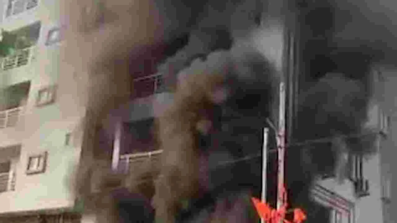 గచ్చిబౌలిలోని ఓ అపార్ట్‌మెంట్‌లో అగ్నిప్రమాదం