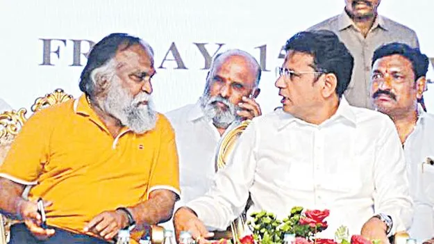 సీఎం, మంత్రుల మధ్య ఎలాంటి గ్యాప్‌ లేదు