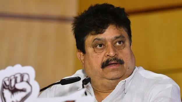 కేంద్ర నిధులు పంచాయతీలకు అందట్లేదు