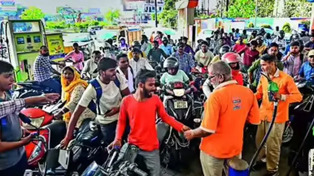 రాష్ట్రంలో పెట్రోల్‌, డీజిల్‌, గ్యాస్‌ కొరత లేదు