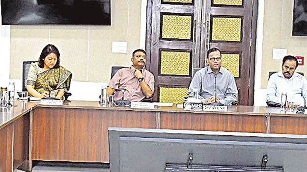 ఉద్యోగులకు ఆరోగ్య పథకం.. నేటి నుంచి అమలు 
