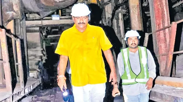 చంద్రబాబు నీళ్లు పారిస్తుంటే.. జగన్‌ రక్తం పారిస్తున్నాడు
