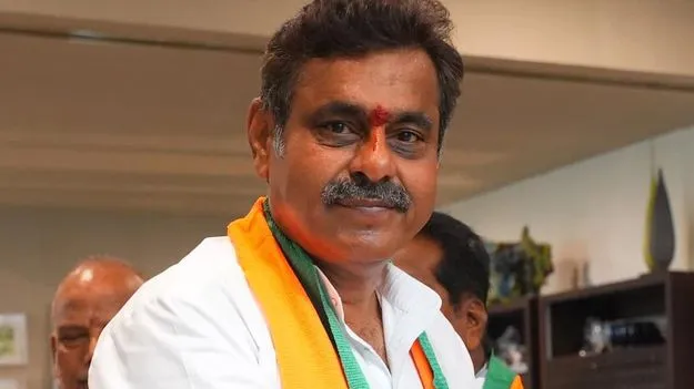 బీఆర్‌ఎస్‌, కాంగ్రెస్‌... దొంగలనే దోచుకునే దొంగలు