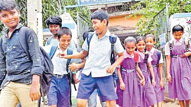 ప్రతి తరగతికీ ఒక గది!